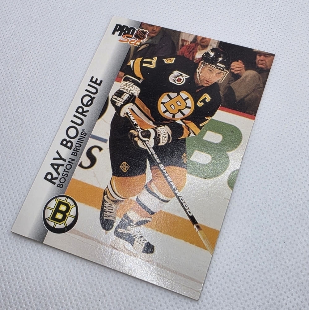 1992-93 NHL Pro Set Ray Bourque Boston Bruins #4 Hockey Card - Picture 2 of 4